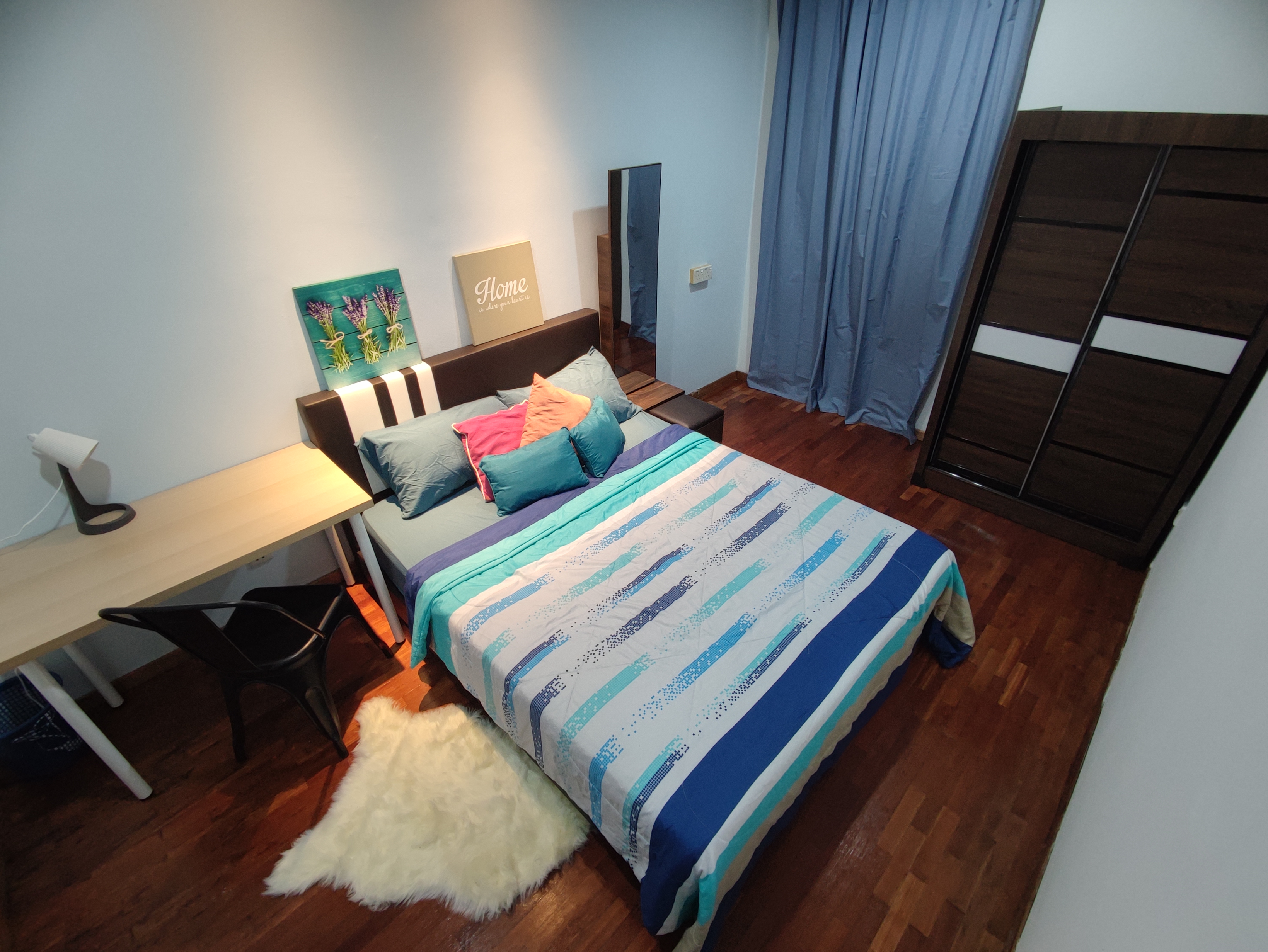 Medium Room